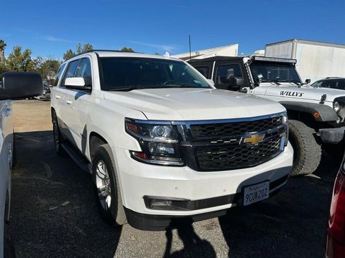 Used 2016 Chevrolet Tahoe LT w/ Luxury Package image 3