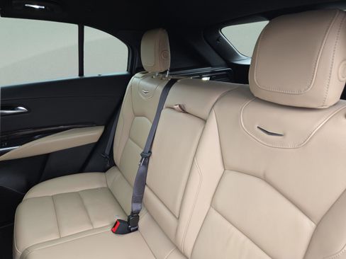 Used 2024 Cadillac XT4 Premium Luxury image 40