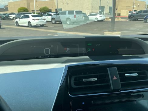 Used 2017 Toyota Prius Three FWD image 10