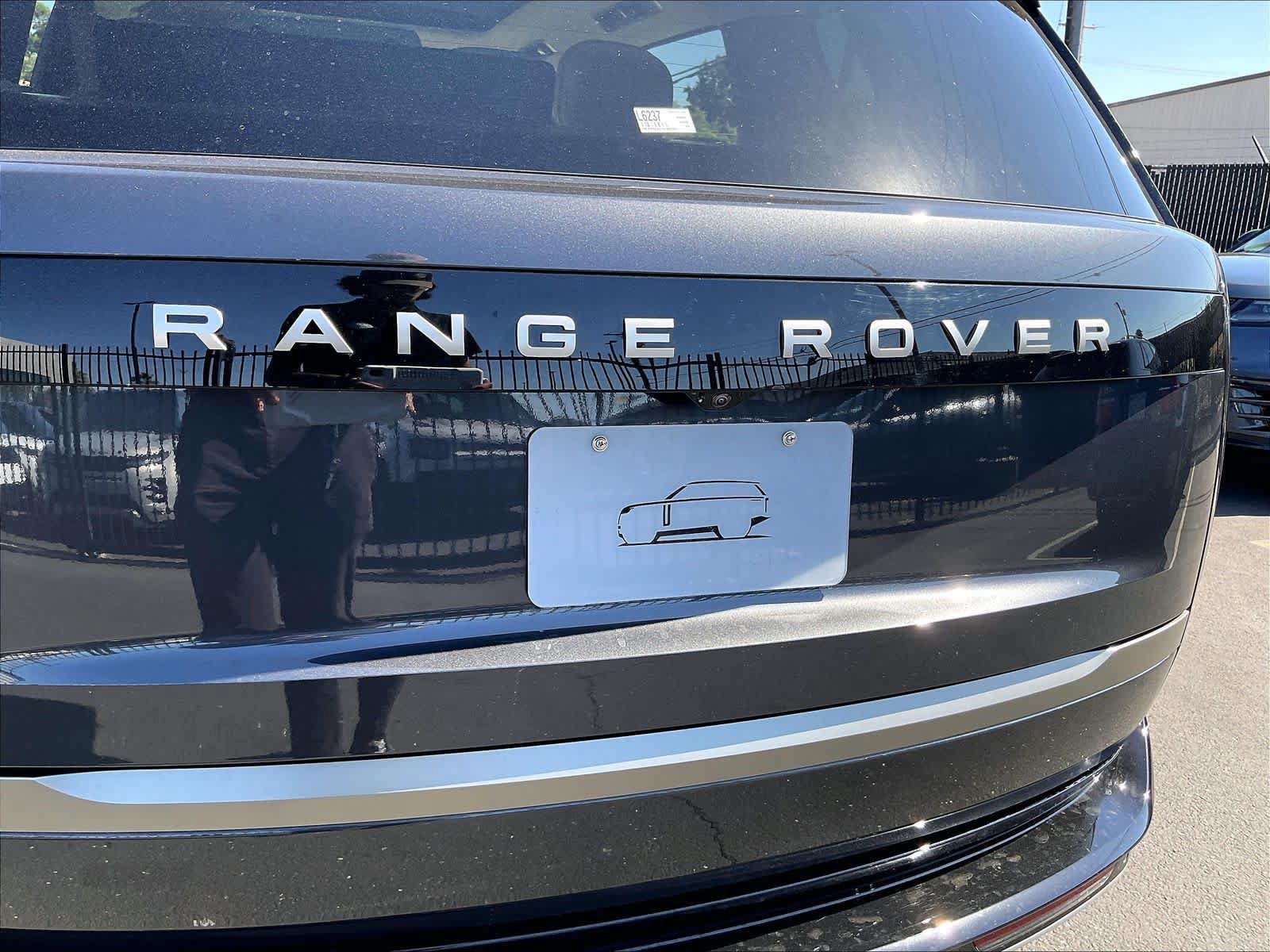 New 2026 Land Rover Range Rover Long Wheelbase SE AWD/4WD image 26
