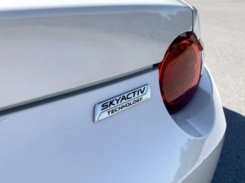 Used 2016 MAZDA MX-5 Miata Grand Touring RWD image 15