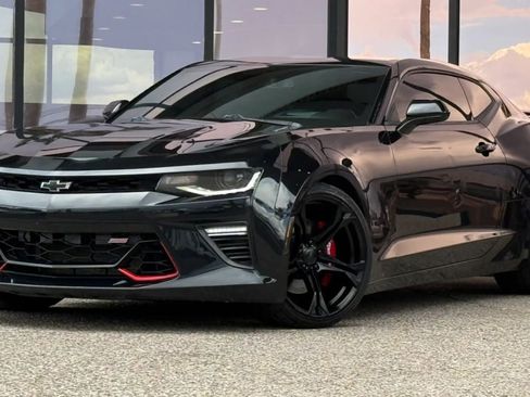 Used 2016 Chevrolet Camaro SS RWD image 2