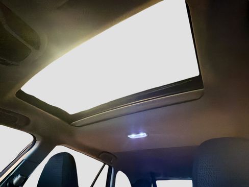 Used 2025 Subaru Outback Premium image 26