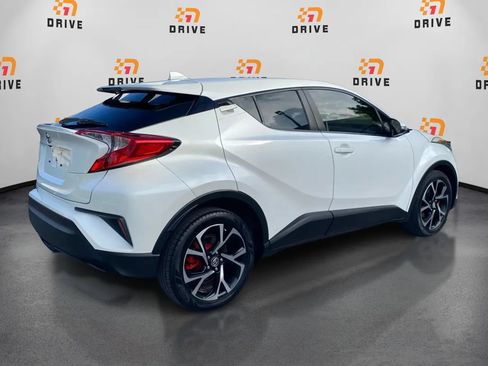 Used 2019 Toyota C-HR XLE FWD image 5
