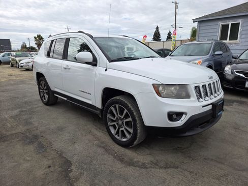 Used 2014 Jeep Compass Limited FWD image 4