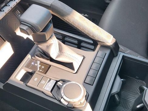 New 2026 Toyota Tacoma SR AWD/4WD image 15