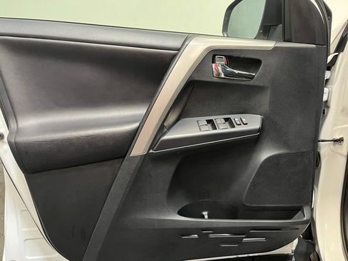 Used 2018 Toyota RAV4 XLE w/ Plus Extra Value Package AWD/4WD image 13