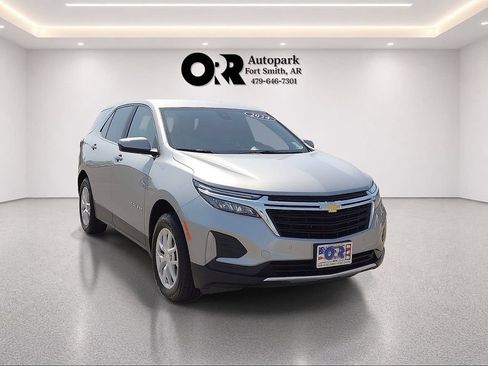 Used 2024 Chevrolet Equinox LT w/ LPO, Floor Liner Package AWD/4WD image 1