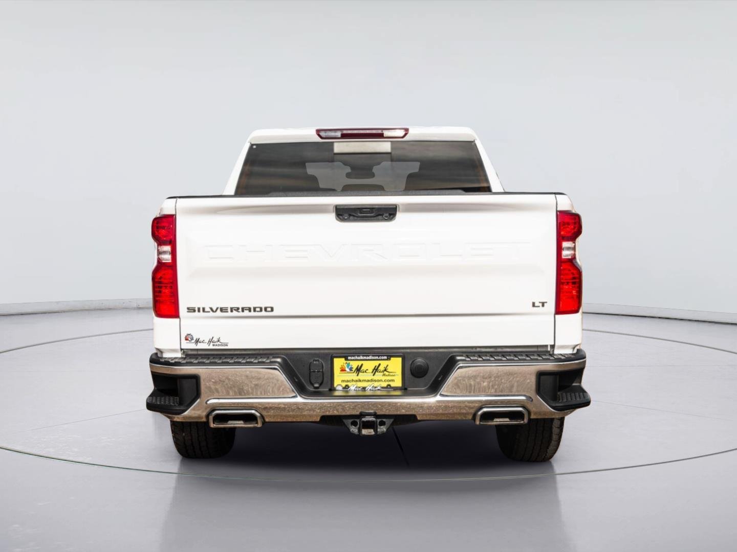 Used 2024 Chevrolet Silverado 1500 LT w/ Z71 Off-Road Package AWD/4WD image 8