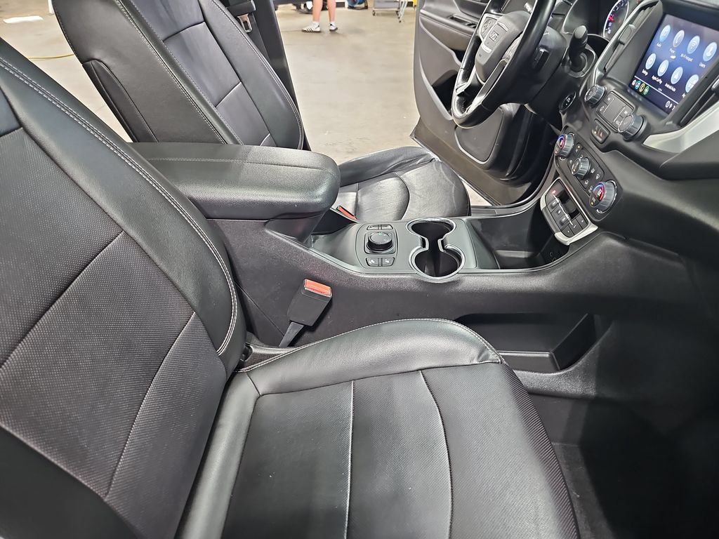 Used 2023 GMC Terrain SLT w/ Elevation Edition AWD/4WD image 10