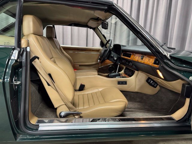 Used 1990 Jaguar XJS V12 Convertible RWD image 10
