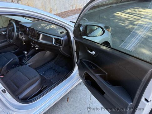Used 2022 Kia Rio LX image 11