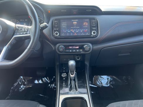 Used 2024 Nissan Kicks SR image 11