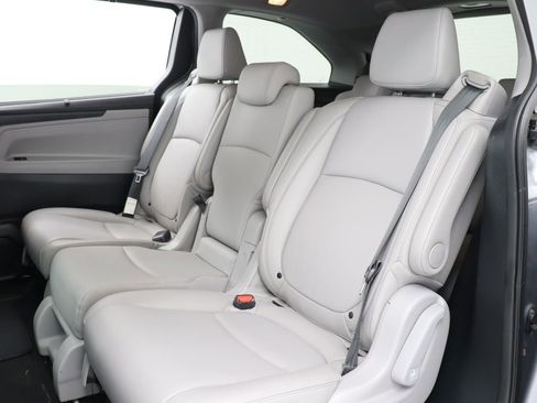 Used 2023 Honda Odyssey EX-L image 31