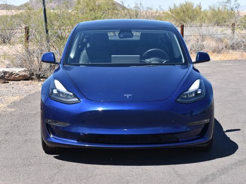 Used 2022 Tesla Model 3 Performance image 2
