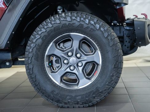 Used 2021 Jeep Gladiator Rubicon w/ LED Lighting Group AWD/4WD image 16
