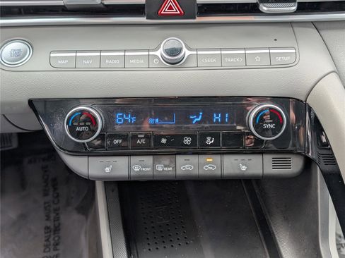 Used 2023 Hyundai Elantra SEL w/ Convenience Package image 24