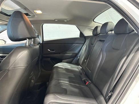 Used 2023 Hyundai Elantra Limited FWD image 15