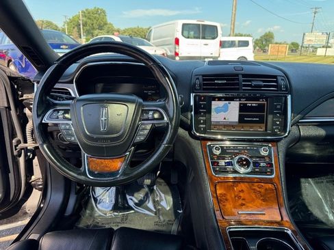 Used 2017 Lincoln Continental Reserve w/ Luxury Package AWD/4WD image 32