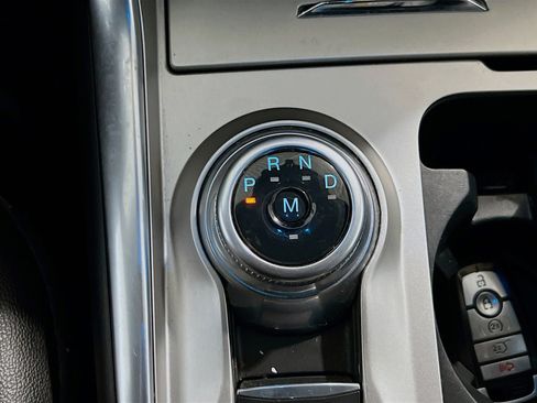 Used 2020 Ford Explorer Limited image 12