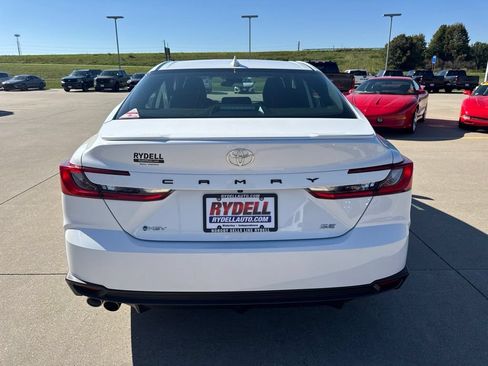 Used 2026 Toyota Camry SE FWD image 28