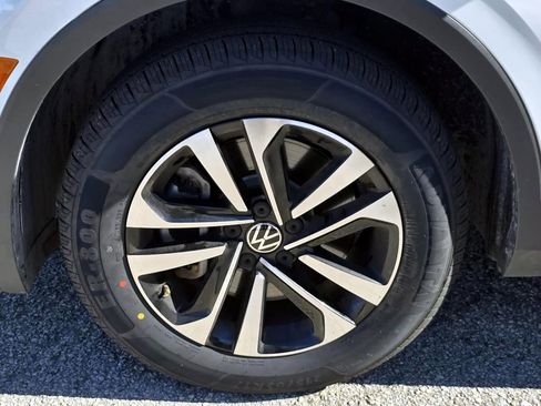 Used 2022 Volkswagen Tiguan S image 8