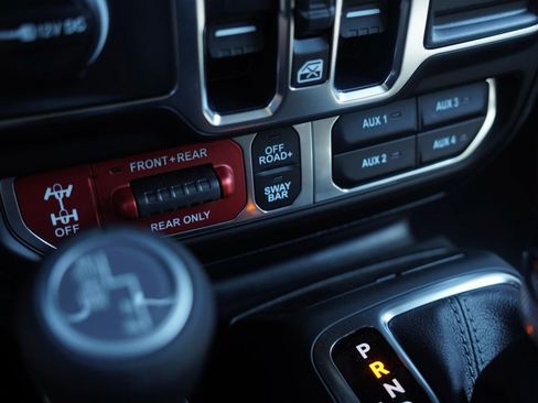 New 2025 Jeep Wrangler Unlimited Rubicon 392 image 17