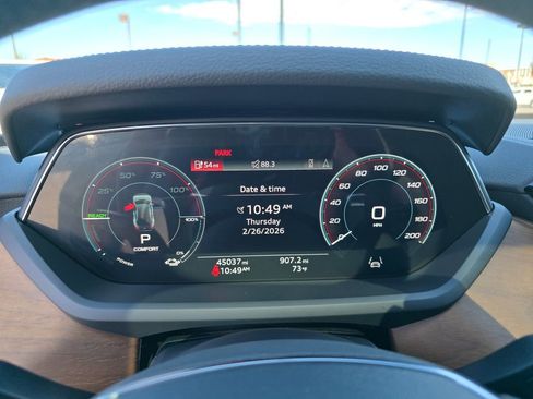 Used 2023 Audi e-tron GT Prestige w/ Prestige Package image 9