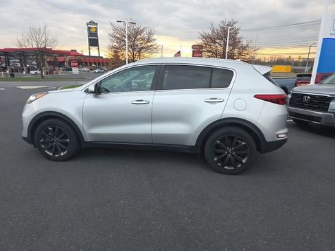 Used 2018 Kia Sportage LX w/ LX Popular Package image 9
