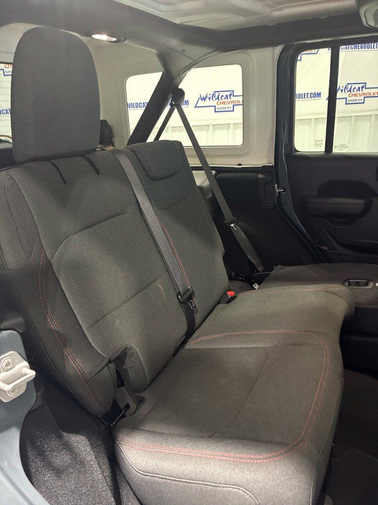 Used 2026 Jeep Wrangler Unlimited Rubicon AWD/4WD image 35