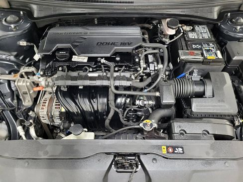 Used 2021 Hyundai Elantra SE FWD image 30