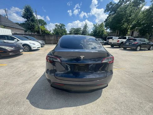 Used 2022 Tesla Model Y Long Range AWD/4WD image 5