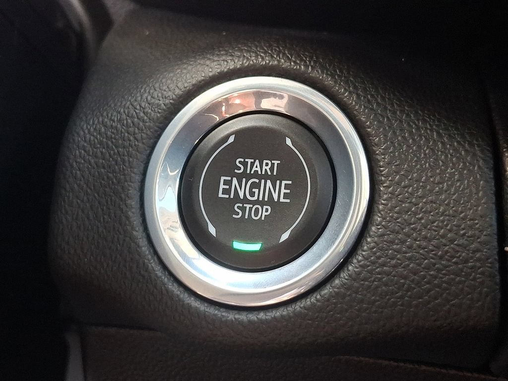 Used 2021 Buick Envision Essence w/ Technology Package I AWD/4WD image 30