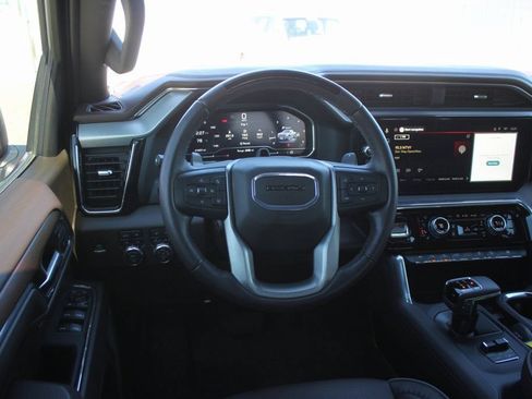 Used 2024 GMC Sierra 1500 Denali AWD/4WD image 11