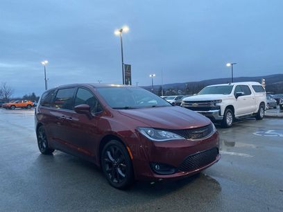 Certified 2020 Chrysler Pacifica Touring w/ S Appearance Package