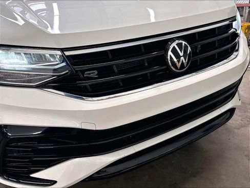 Used 2023 Volkswagen Tiguan SE R-Line FWD image 36