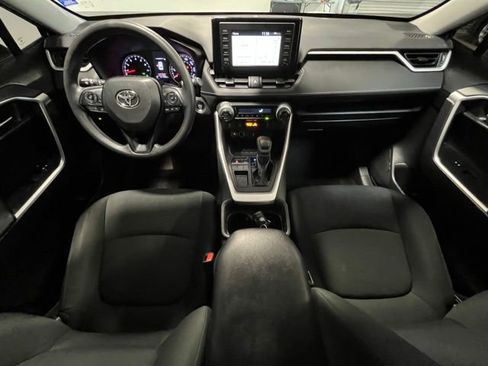 Used 2019 Toyota RAV4 XLE w/ Convenience Package FWD image 17