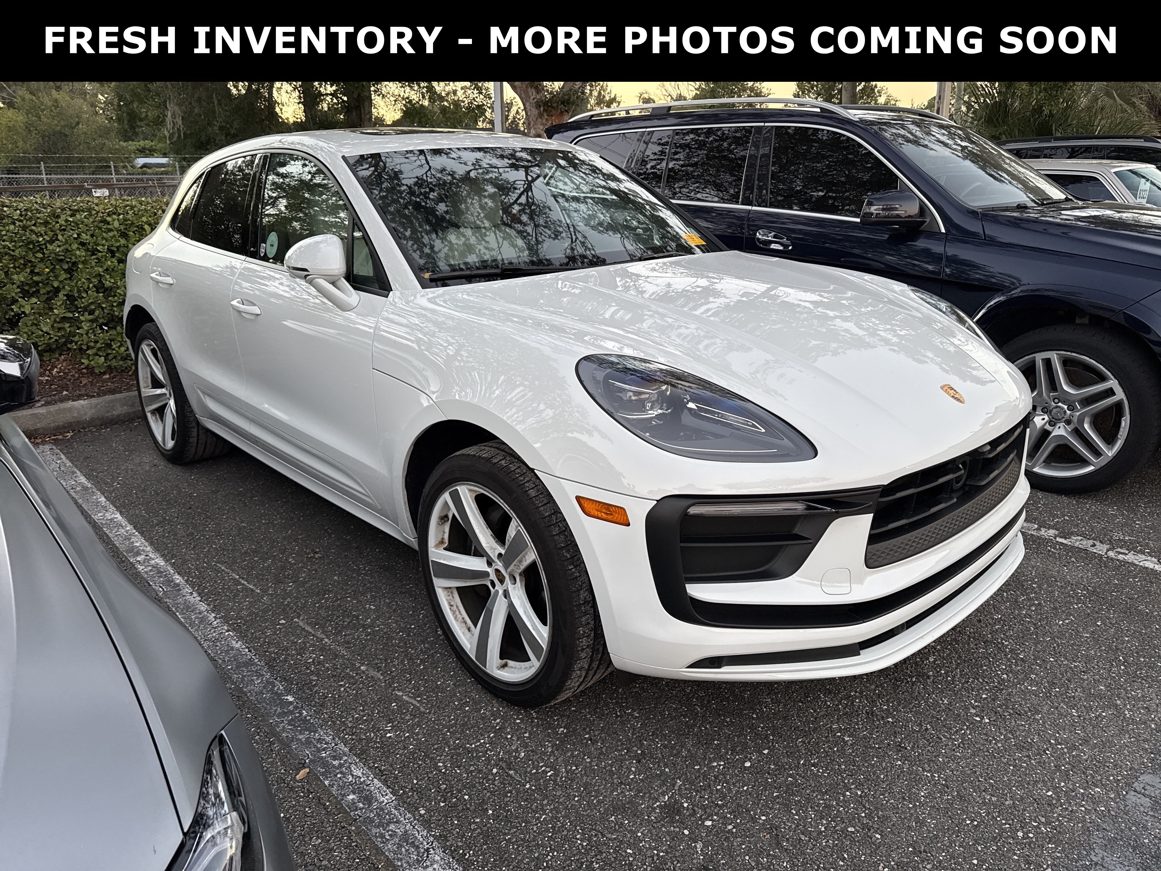 Used 2024 Porsche Macan AWD/4WD image 1