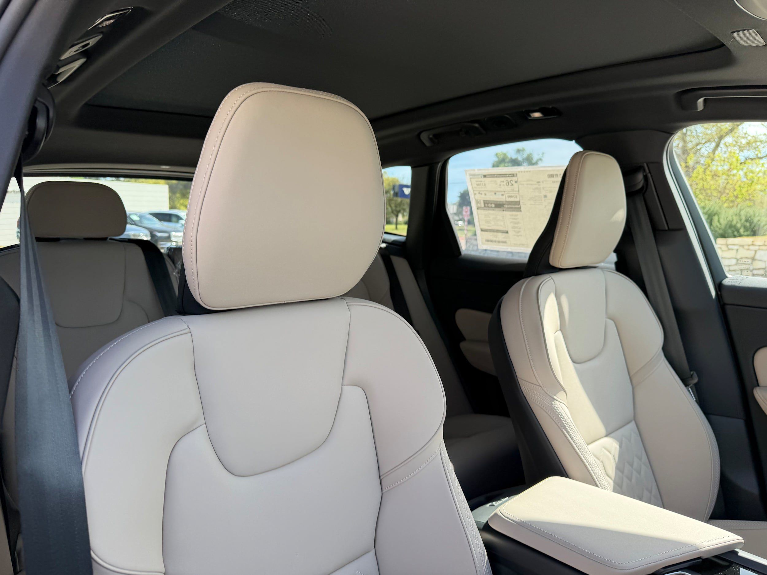 New 2026 Volvo XC60 B5 Plus w/ Protection Package Premier AWD/4WD image 9