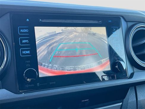 Used 2018 Toyota Tacoma TRD Sport image 14