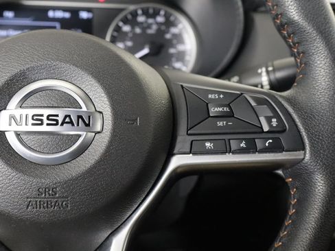 Used 2022 Nissan Versa SR w/ Convenience Package FWD image 10
