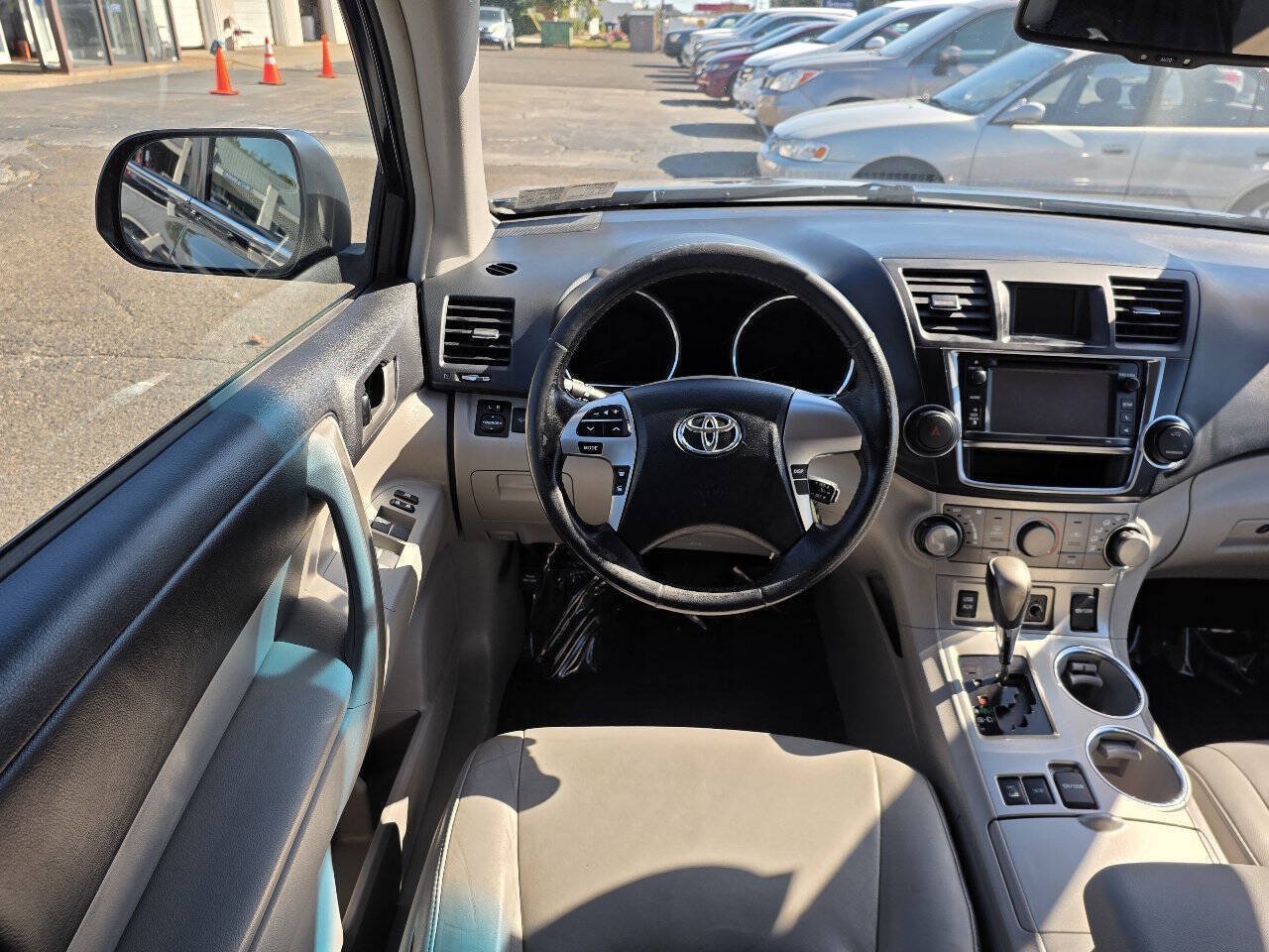 Used 2013 Toyota Highlander SE AWD/4WD image 18