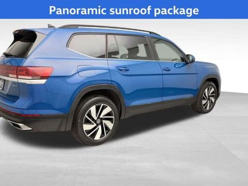 Certified 2025 Volkswagen Atlas SE image 2