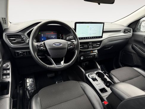 Used 2025 Ford Escape SE image 15