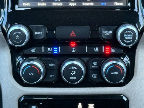 Used 2019 RAM 1500 Laramie image 23