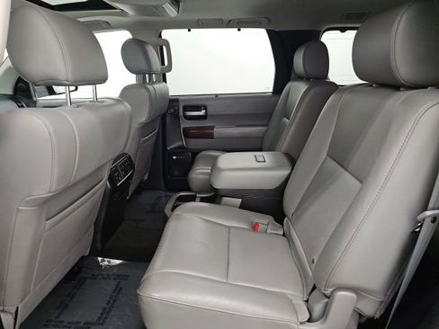 Used 2017 Toyota Sequoia Platinum AWD/4WD image 30