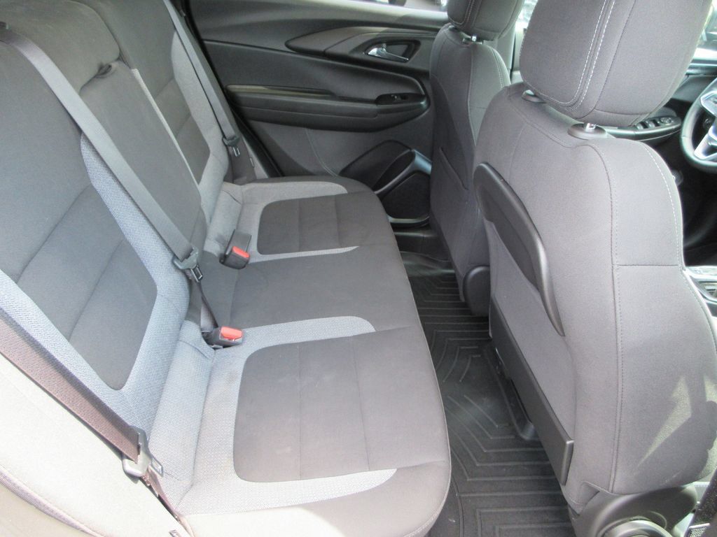 Certified 2024 Chevrolet TrailBlazer LT w/ Convenience Package FWD image 17