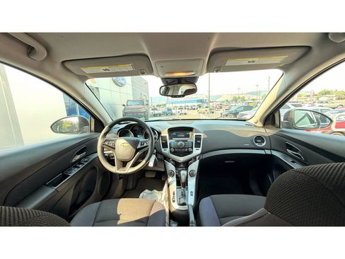 Used 2015 Chevrolet Cruze LT FWD image 12