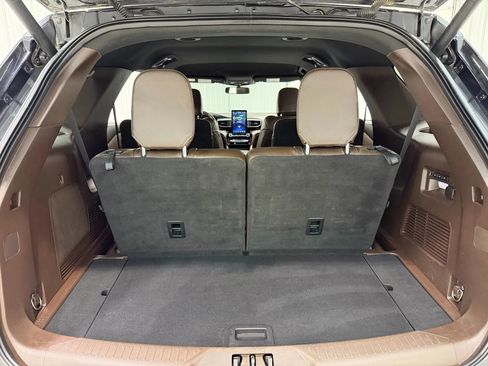 Used 2022 Ford Explorer King Ranch w/ Premium Technology Package image 16