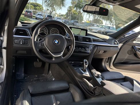 Used 2018 BMW 330i xDrive Wagon image 36